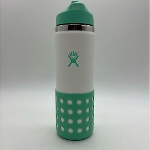 HYDRO FLASK  WHITE AND SEAFOAM GREEN 20 OUNCE INSULATED WATER BOTTLE